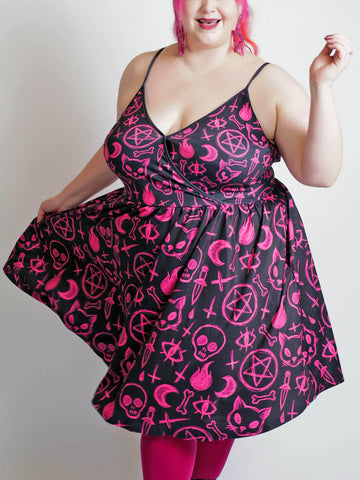 Kawaii goth plus size dress.