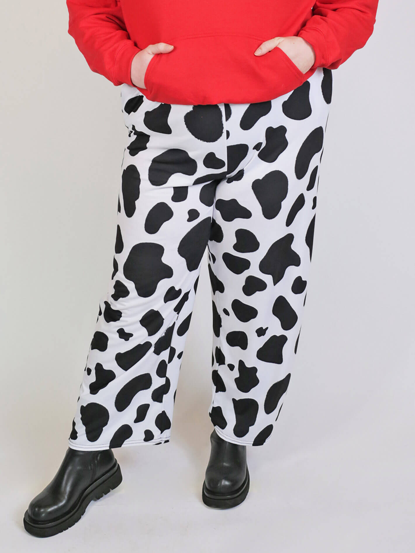 Plus size cow print pants.